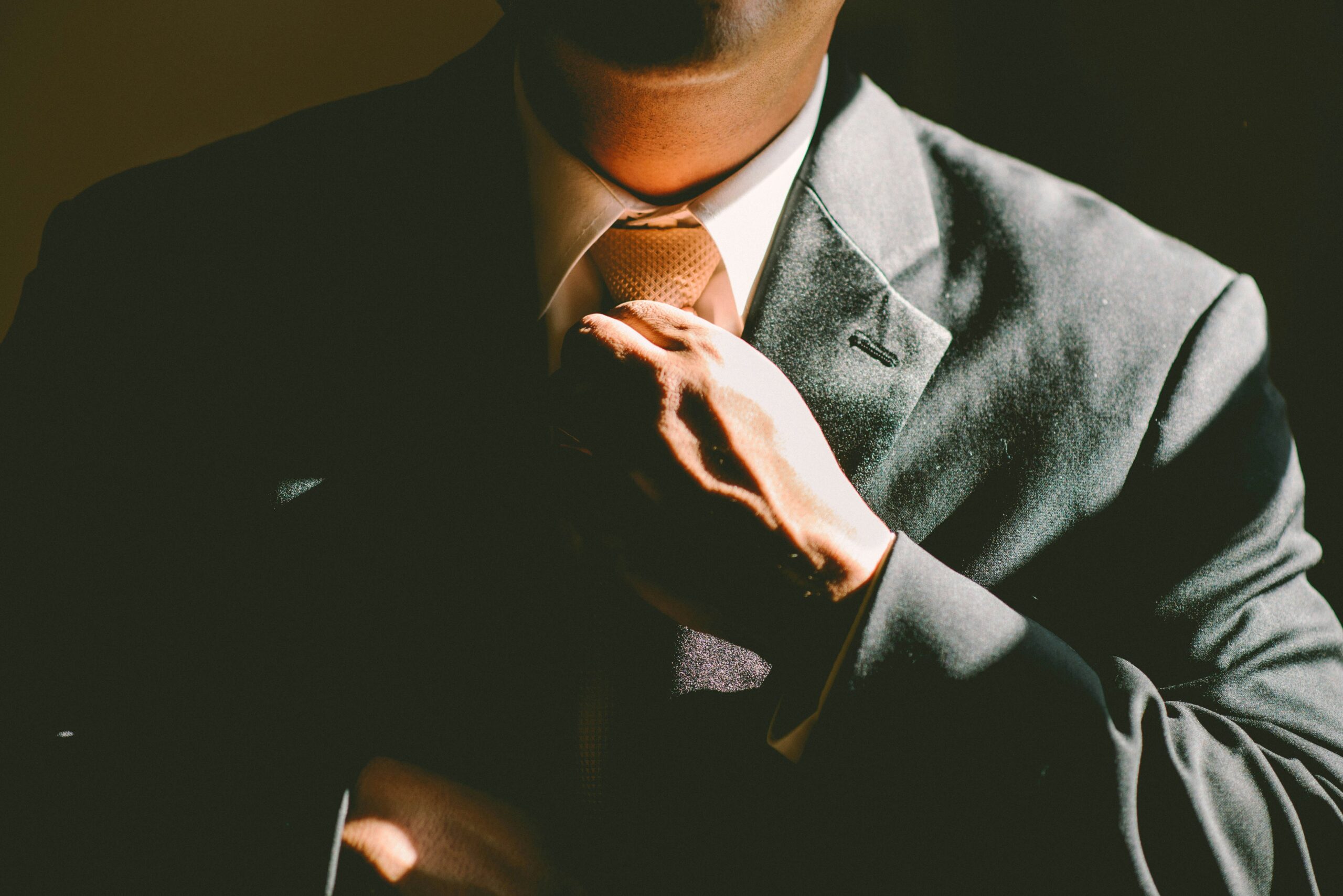 C’est quoi la différences entre un directeur d’entreprise et un expert des crises ?